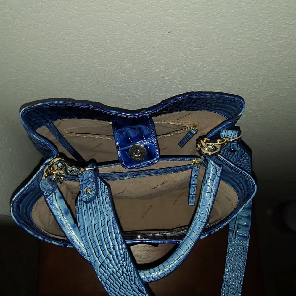 Purses - Picture 2 of 3